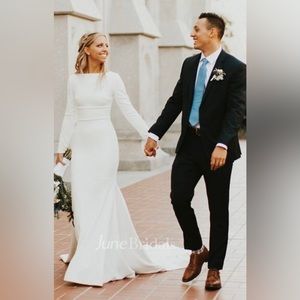 Long sleeve wedding dress